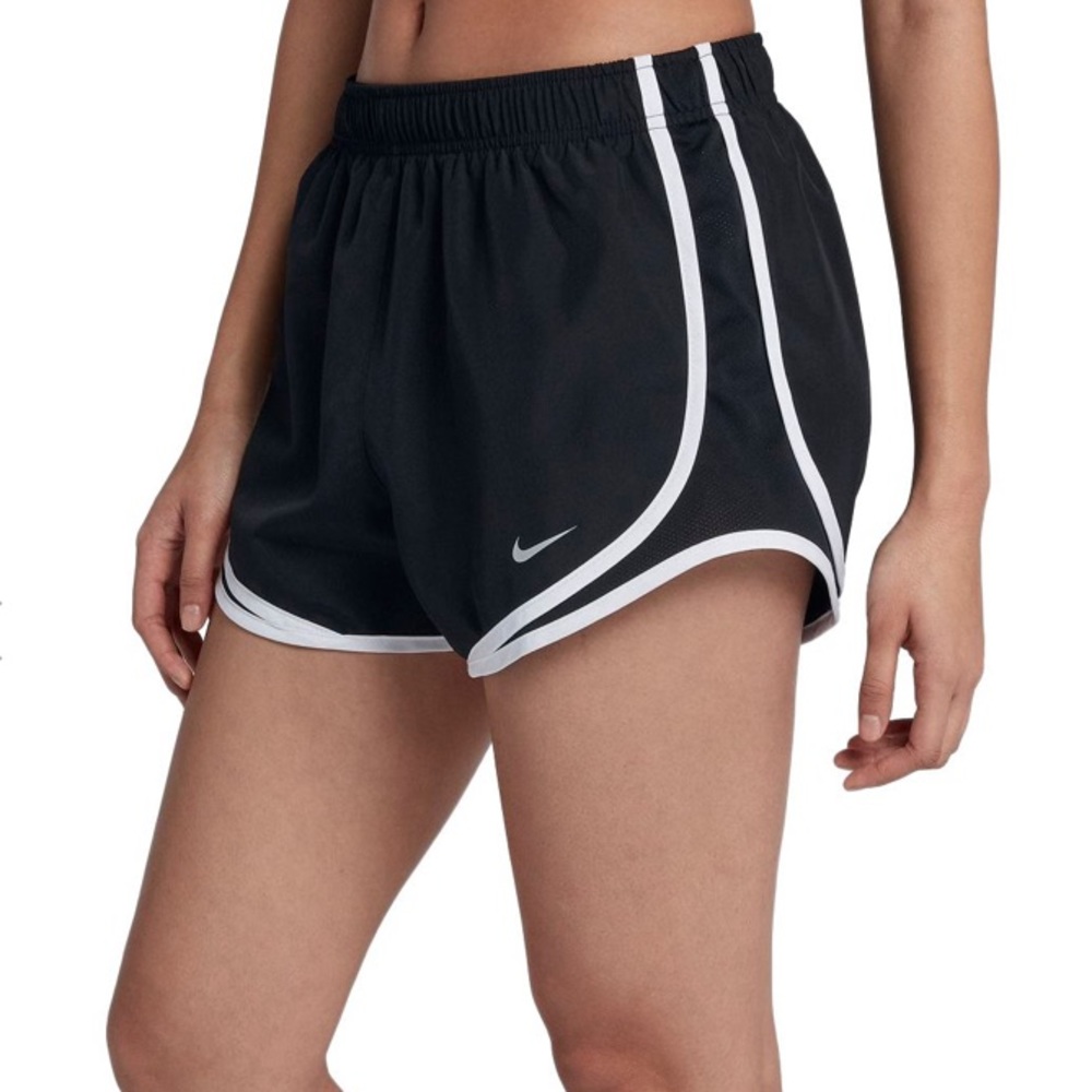 NWOT Nike tempo shorts